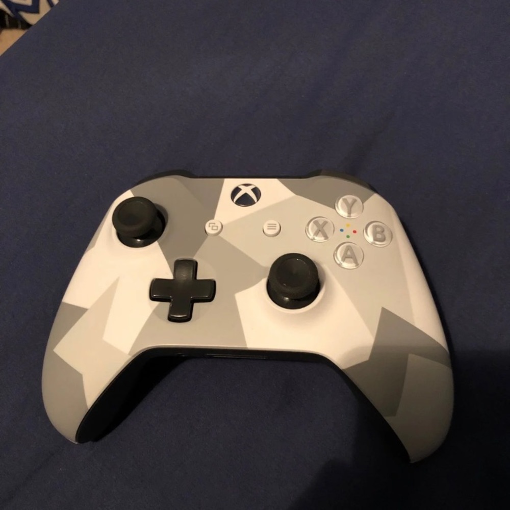 Xbox Controller - Picture 1 of 1